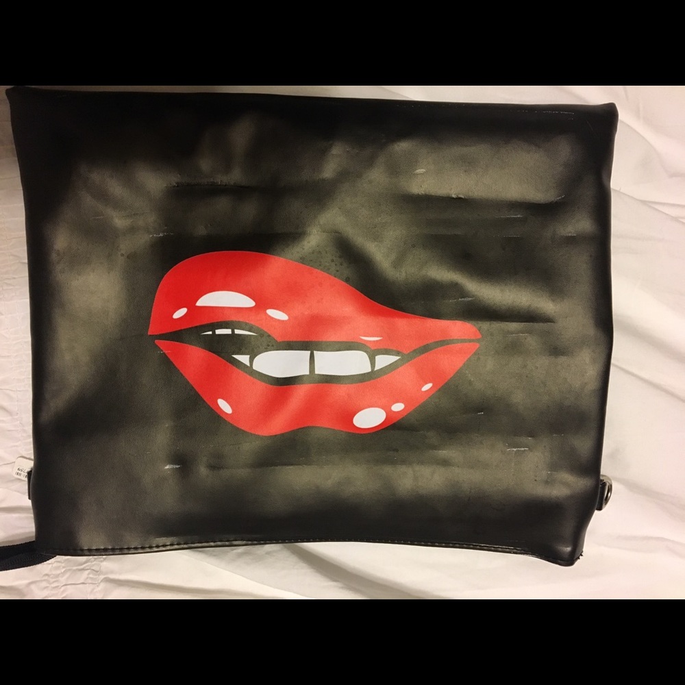 ๐ trendy pouch - Picture 3 of 3
